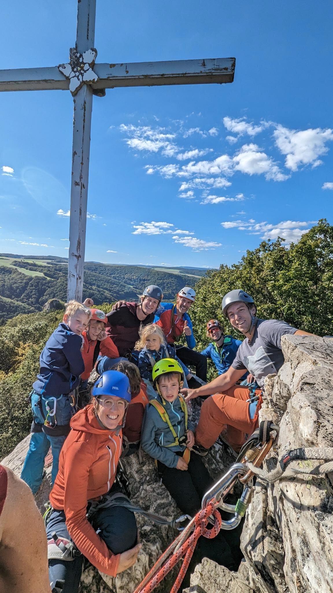 Familiengruppe am Fels | © Martin Schneiders